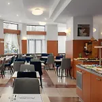 Astoria Hotel 4*