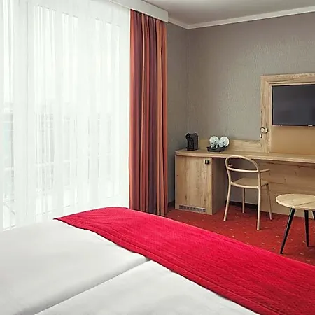 Astoria Hotel 4*