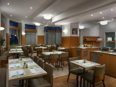 Astoria Hotel 4*